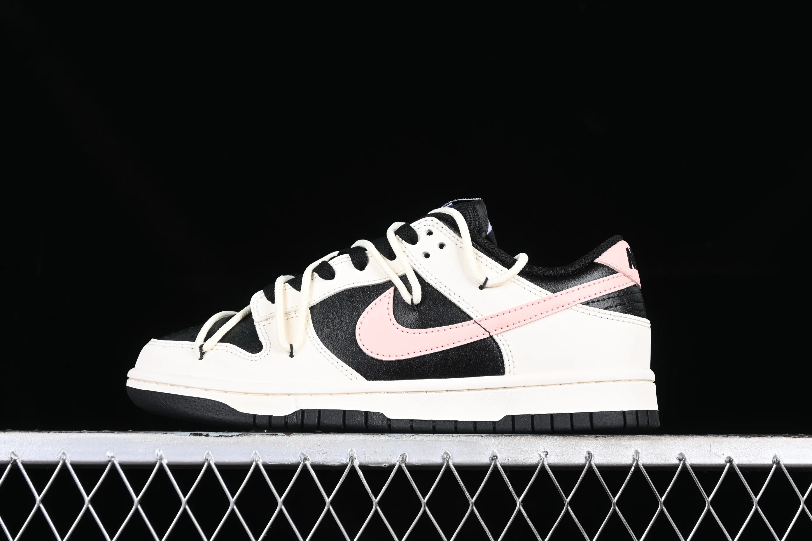 All Categories Nk SB Dunk Series Nk SB Dunk Low Low-top sneakers Nk Dunk Low Steam Puppet-Smoky Rose SB strap casual sneakers FD1232-001